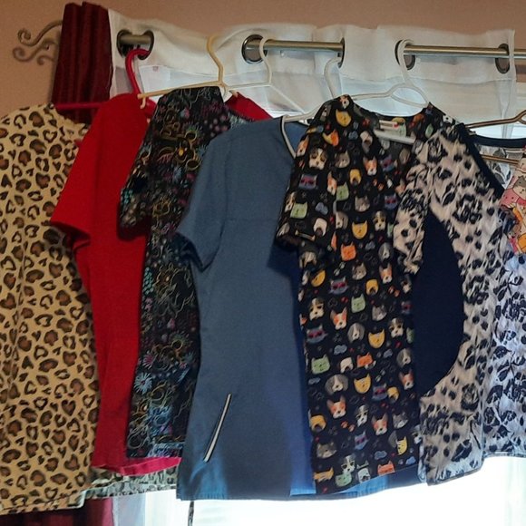 Nurse Scrub Uniforms - Picture 2 of 4